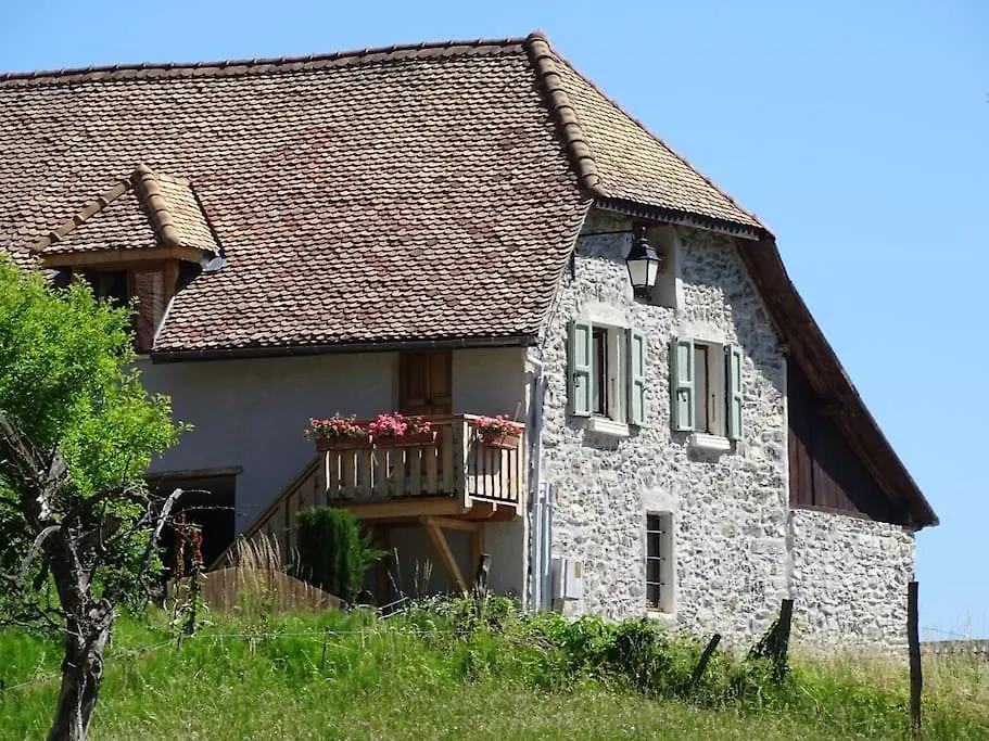 Holiday home Gite De Charme : La Grange Au Lac Azur Treffort