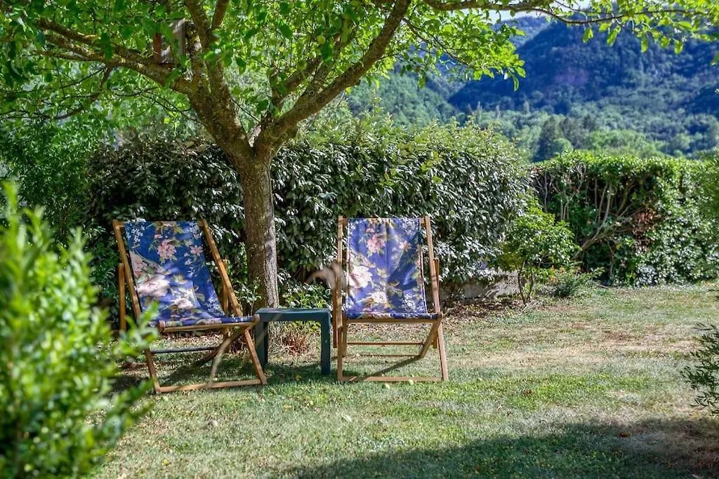 Gite De Charme : La Grange Au Lac Azur Treffort  Holiday home Treffort (Isere)
