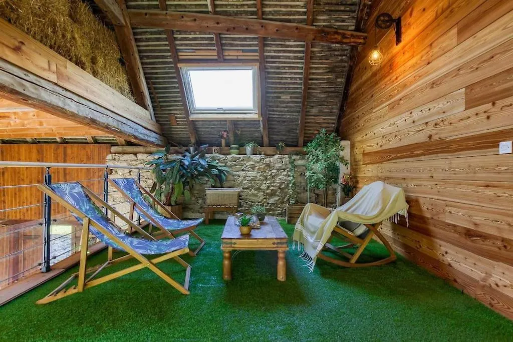 Gite De Charme : La Grange Au Lac Azur Treffort  Treffort (Isere)