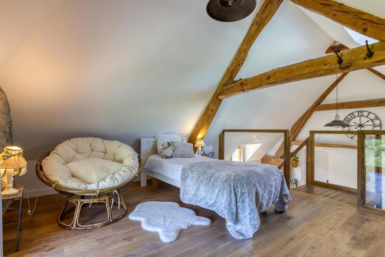 Gite De Charme : La Grange Au Lac Azur Treffort  France